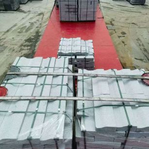 鹤壁 芝麻白仿形加直形路沿石出货日常