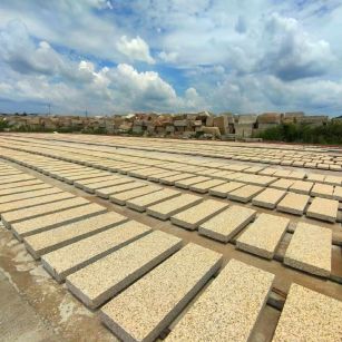 鹤壁 黄金麻荔枝面花岗岩石材地铺石防护中