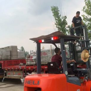 鹤壁 黄金麻冰裂纹，地铺石装车