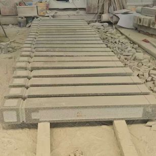 鹤壁 芝麻白异形加工雕刻-栏杆大柱，方柱