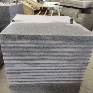 鹤壁 芝麻白5公分火烧地铺成品，900*400，规格可定制