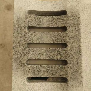 鹤壁 芝麻白拉丝面花岗岩U型开槽排水槽