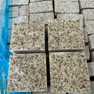 鹤壁 黄金麻花岗岩自然面小方块，弹石，马蹄石等