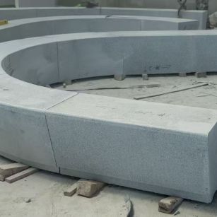 鹤壁 芝麻白花岗岩光面弧形坐凳