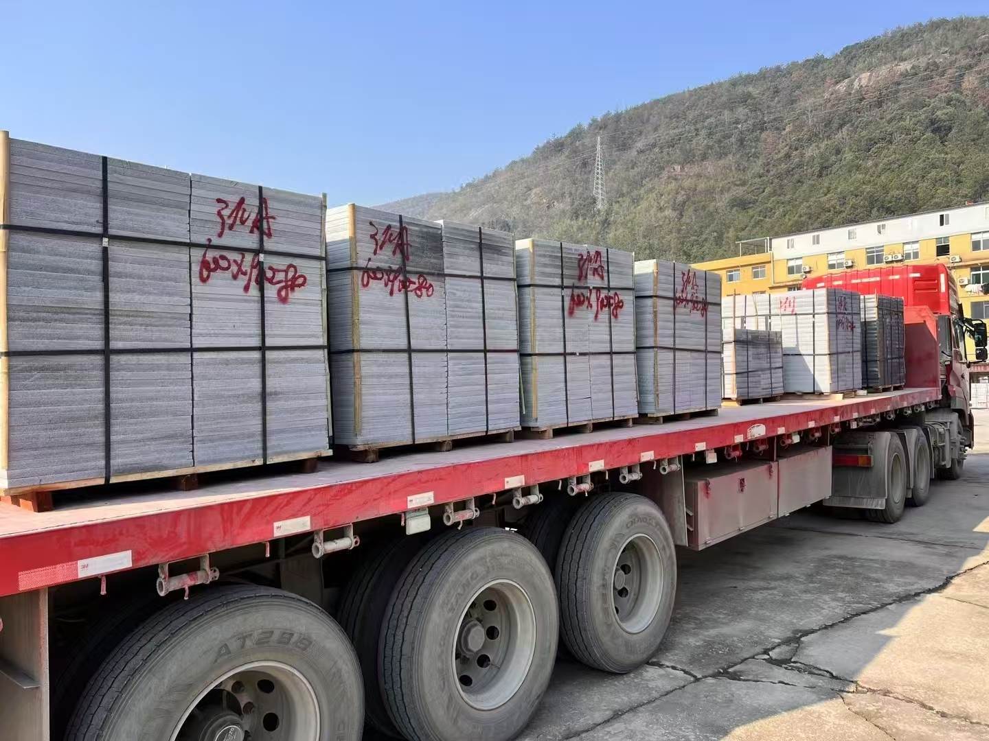 鹤壁 芝麻灰地铺石出货日常