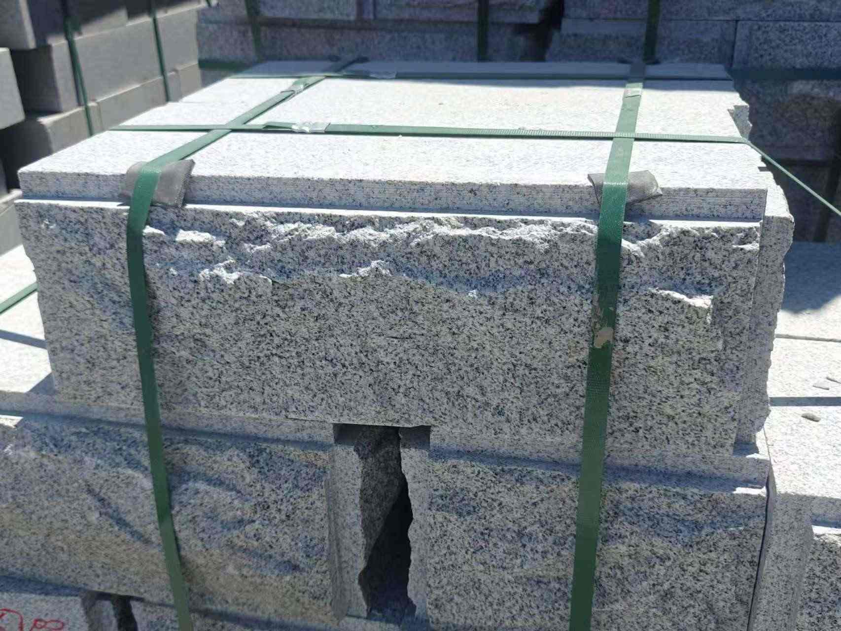 鹤壁 芝麻白花岗岩自然面成品