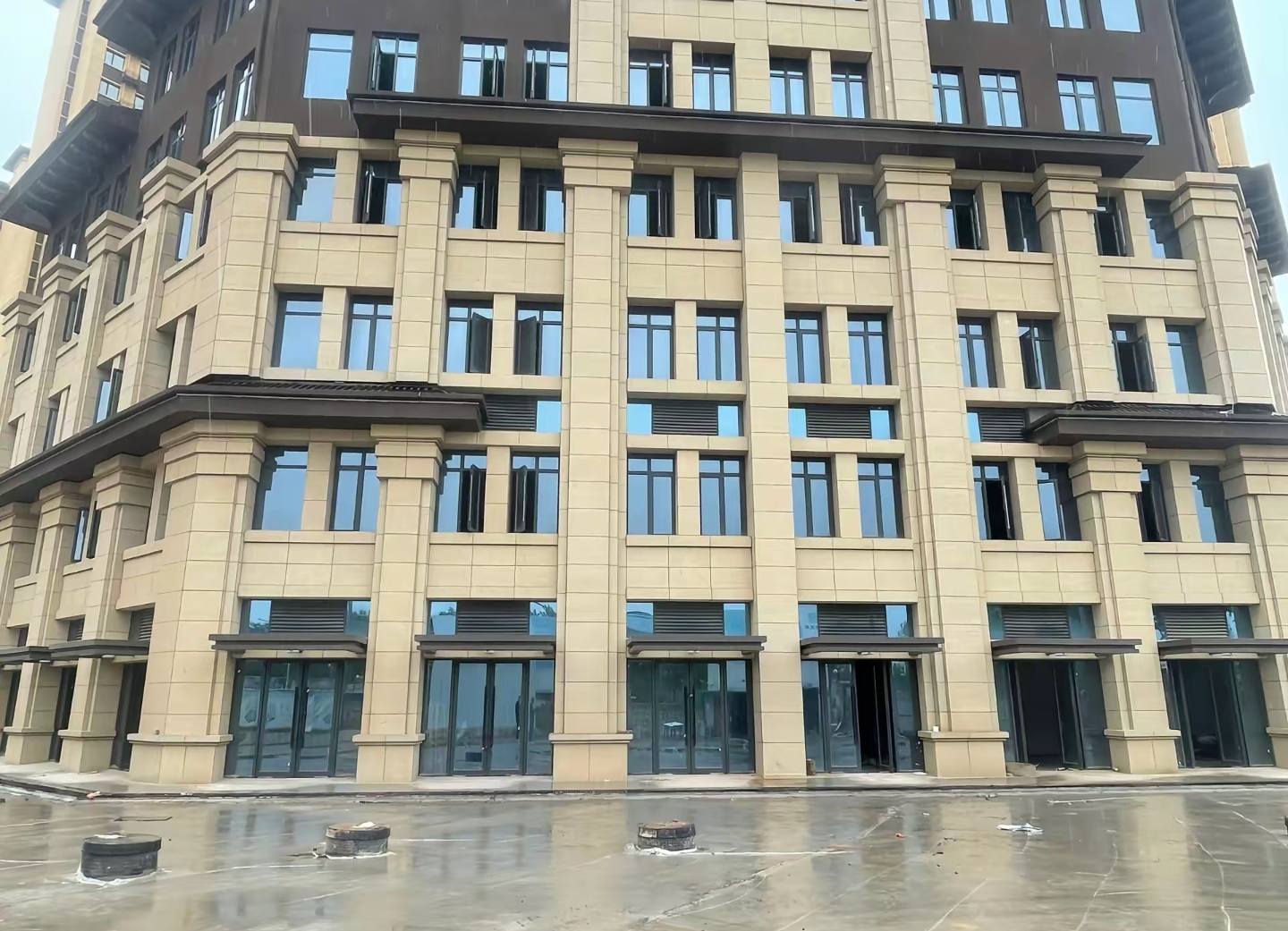 鹤壁 黄金麻花岗岩荔枝面小区外墙干挂