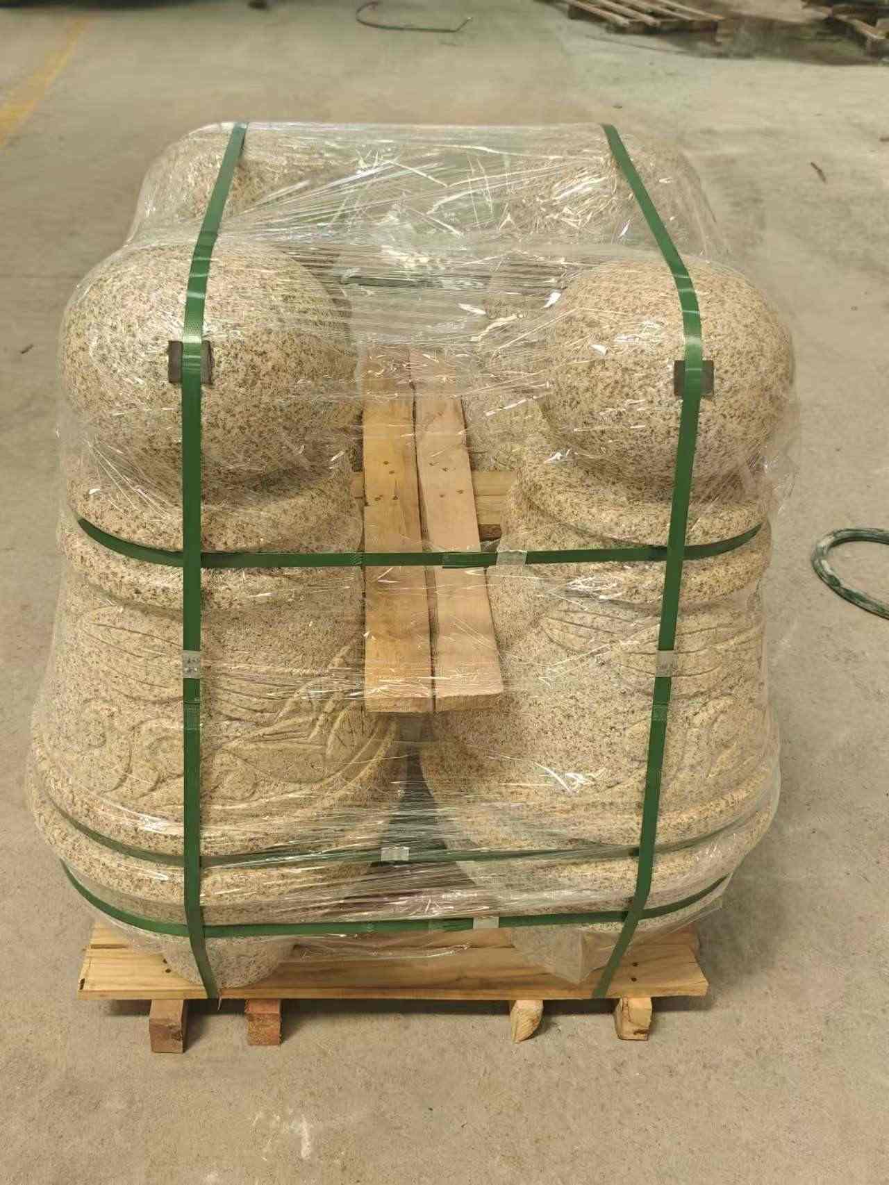 鹤壁 黄金麻异形定制雕花——棒棒糖挡车柱