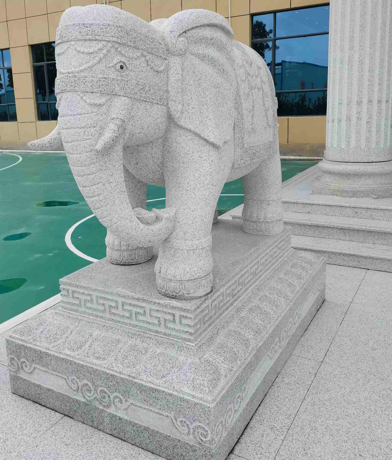 鹤壁 白麻花岗岩动物异形石雕-大象