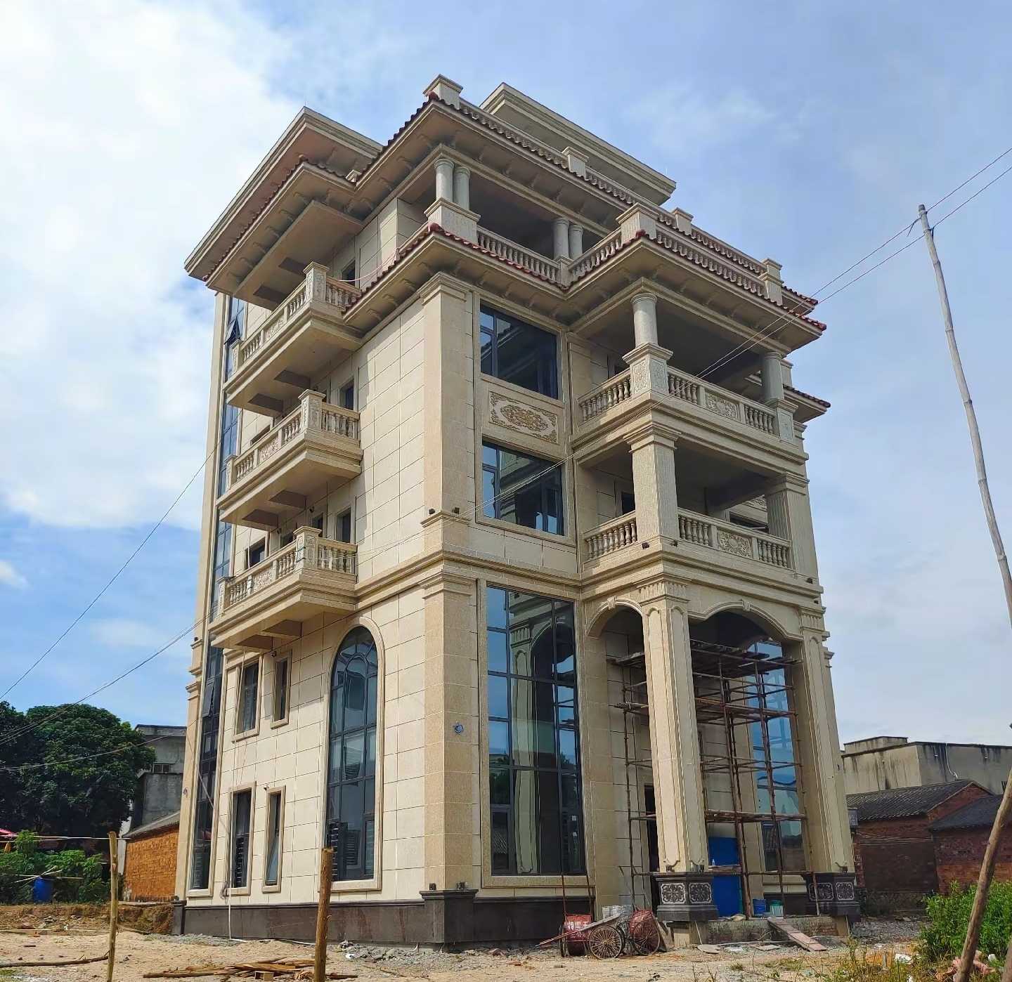 鹤壁 黄金麻花岗岩石材别墅外墙干挂搭配（雕花栏杆花瓶柱门楼罗马柱）