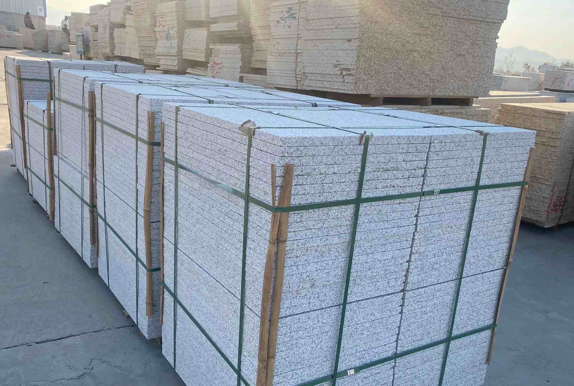 鹤壁 白麻花岗岩荔枝面地铺石