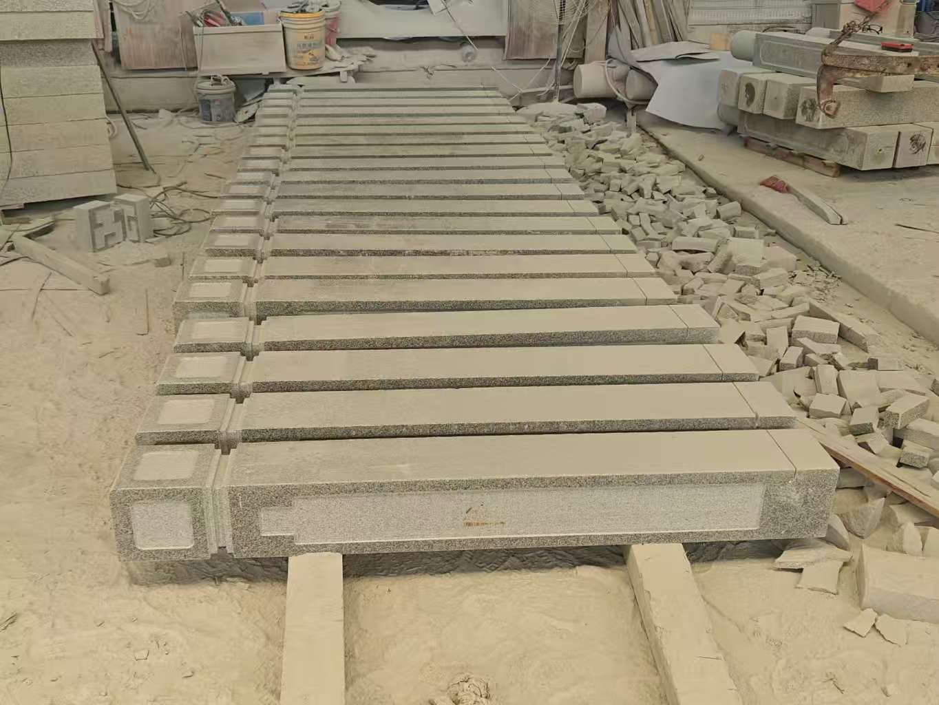 鹤壁 芝麻白异形加工雕刻-栏杆大柱，方柱