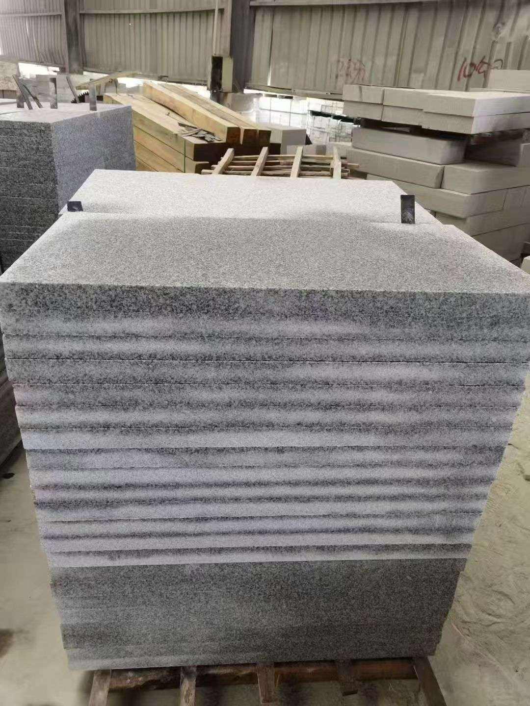 鹤壁 芝麻白5公分火烧地铺成品，900*400，规格可定制