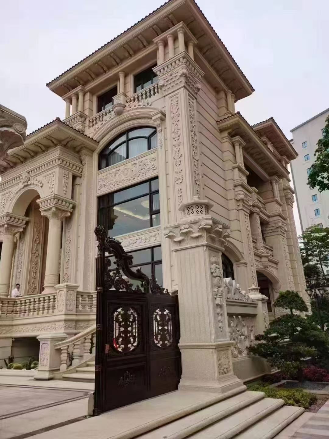 鹤壁 黄金麻花岗岩别墅外墙干挂效果展示