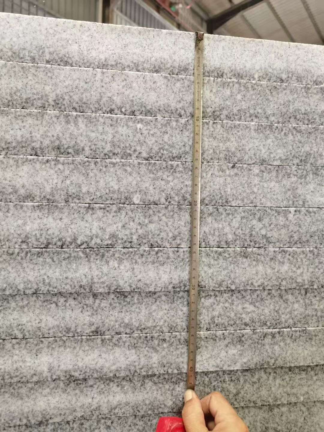 鹤壁 芝麻白火烧成品厚薄均匀，B料价格接近A料质量