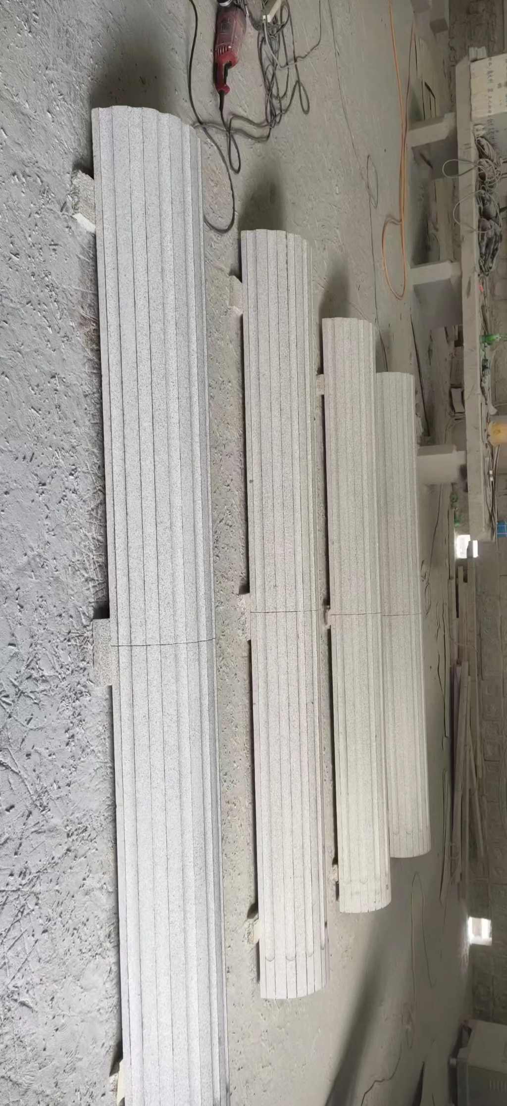 鹤壁 花岗岩厂家带你看白麻花岗岩门楼大柱柱皮