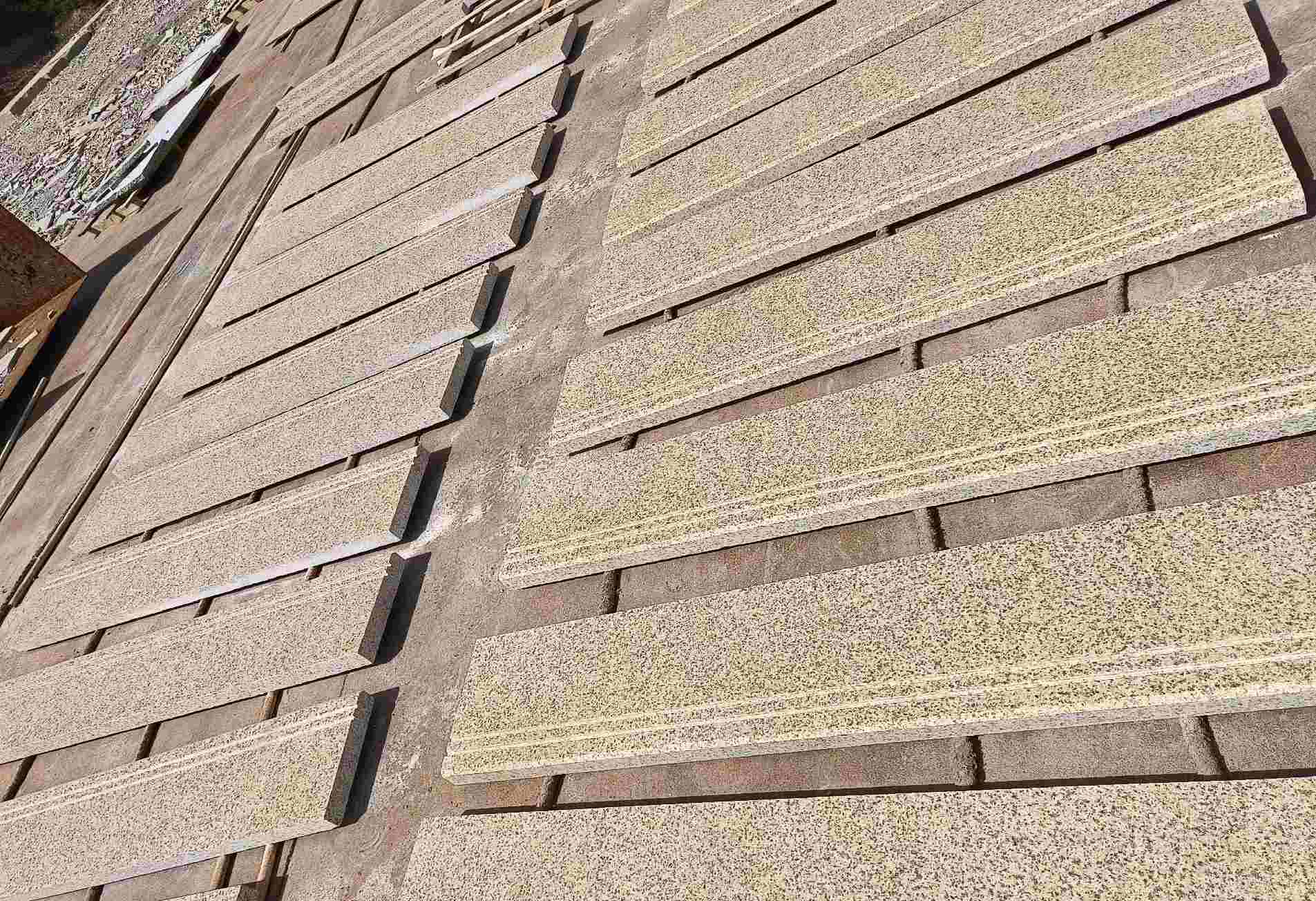 鹤壁 黄金麻花岗岩光面楼梯踏步