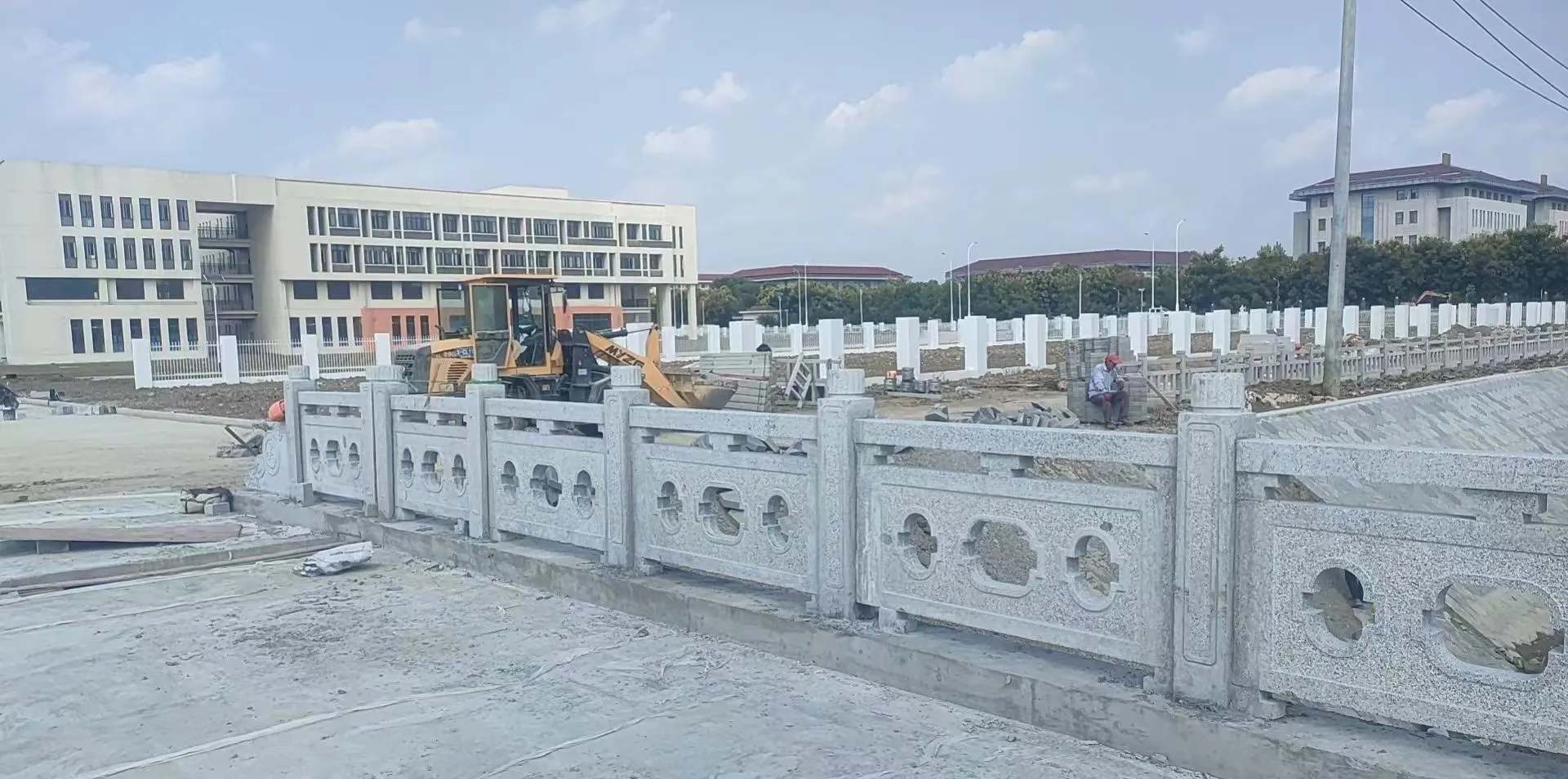 鹤壁 白麻花岗岩荔枝面河道栏杆