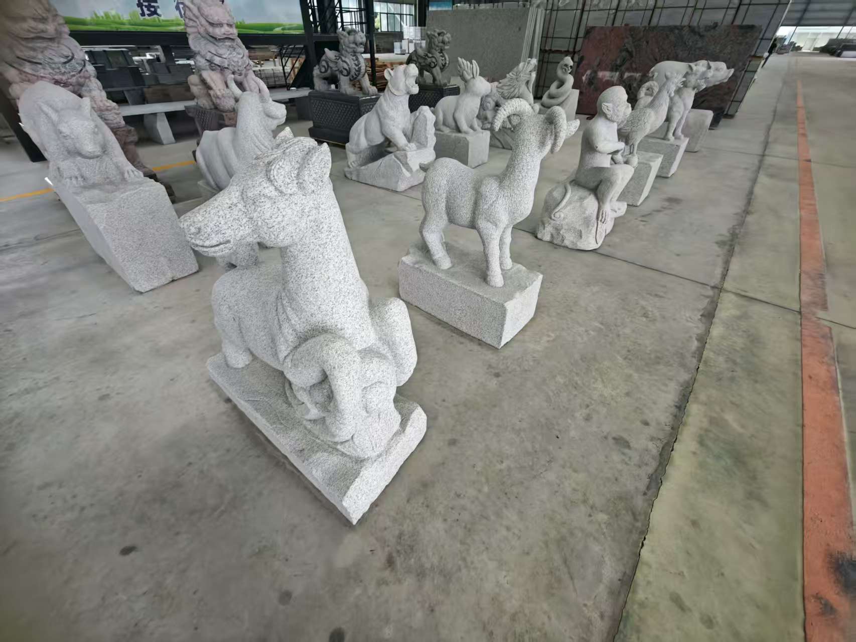 鹤壁 芝麻白花岗岩造型立体雕刻——十二生肖